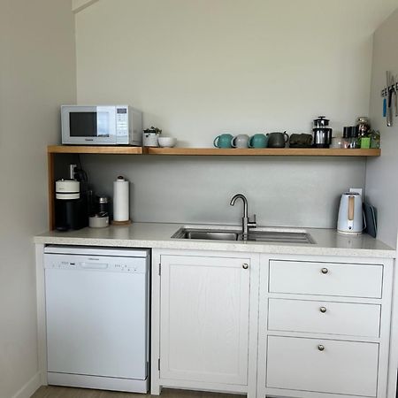 Purangi Waterfront Retreat - 2 Bedroom Cooks Beach Экстерьер фото